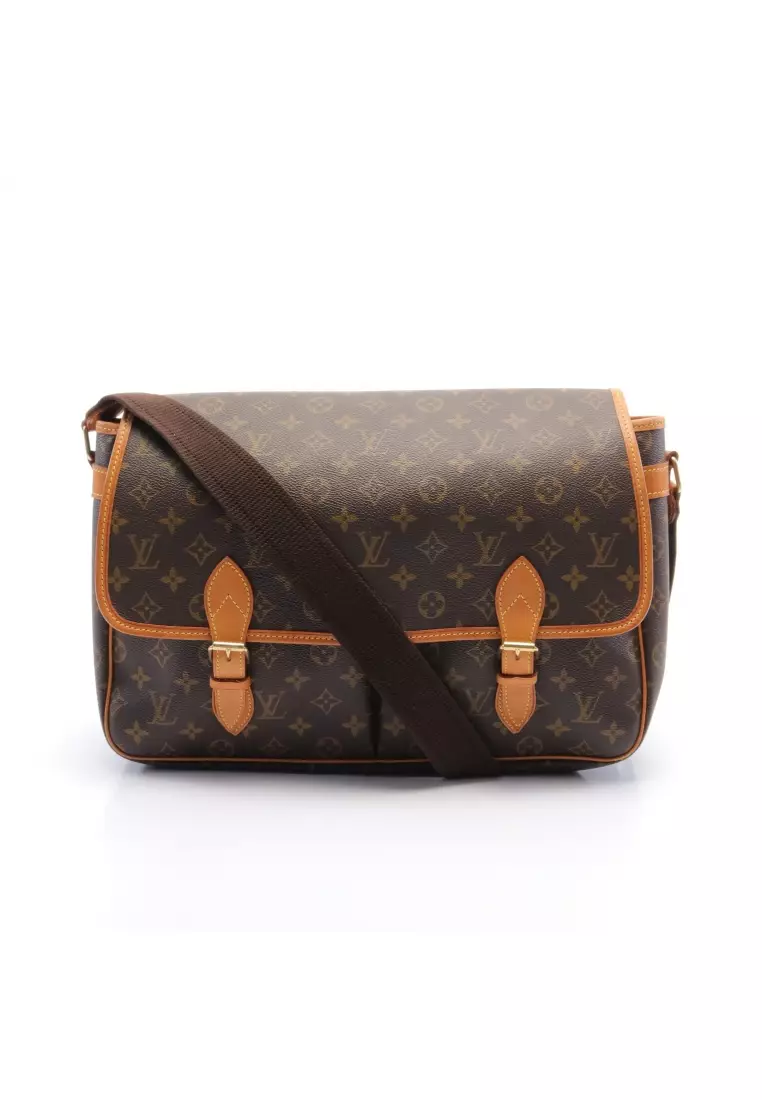 Louis Vuitton Pre loved Louis Vuitton Gibeciere GM