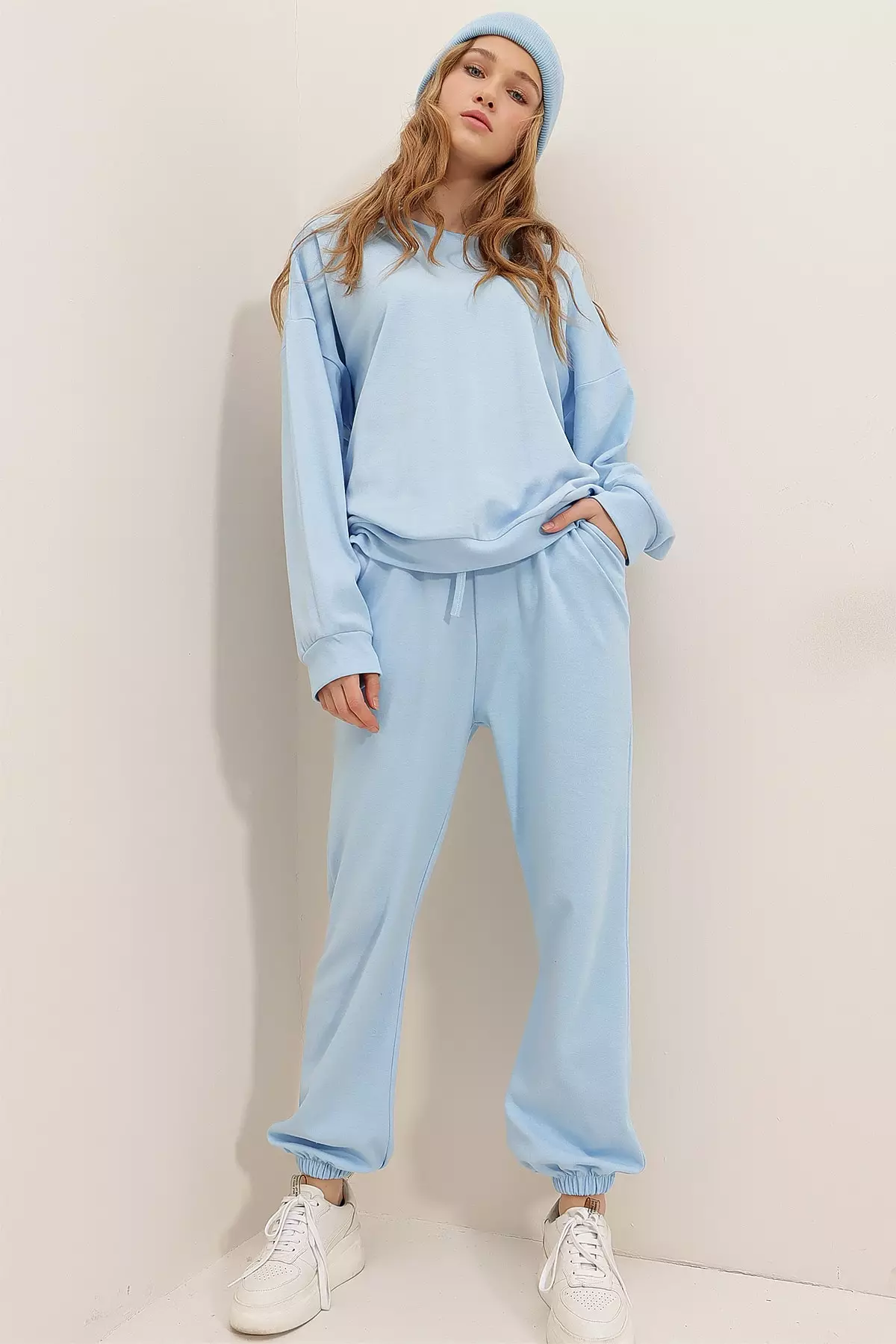 Basic Sweatshirt and Jogger Set