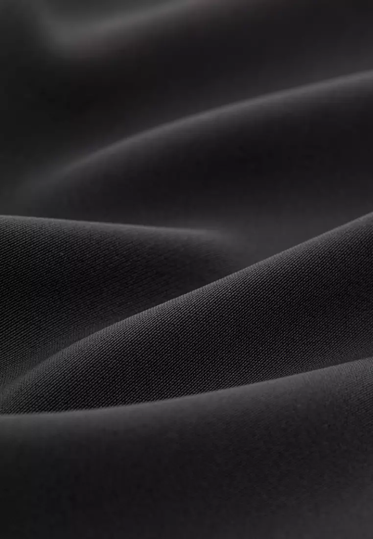 黑色前打折無袖上著