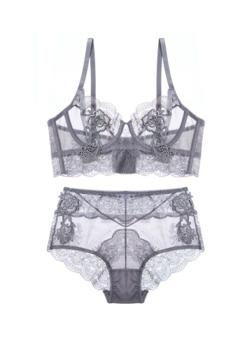 W.Excellence grey Premium Gray Lace Lingerie Set (Bra and Underwear) 8D4A8US3635078GS_1