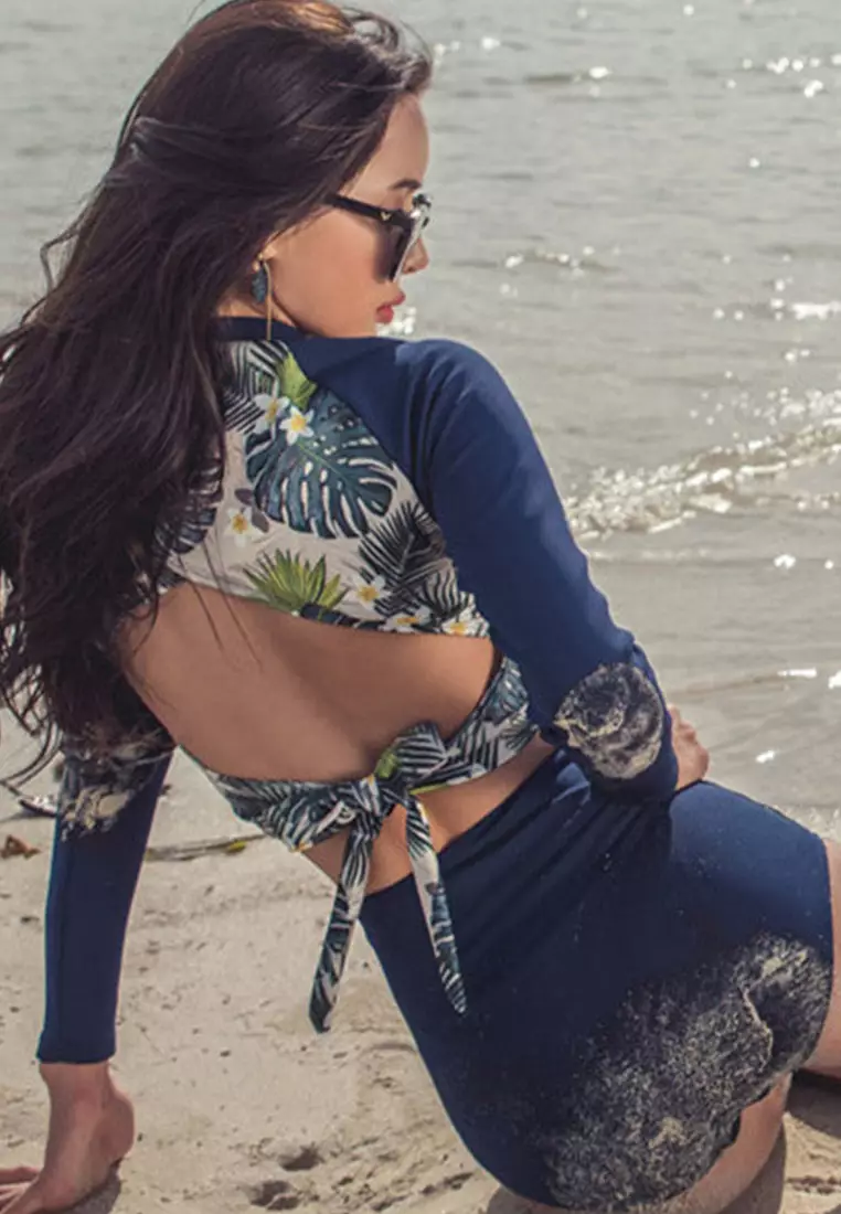 Conservative Long Sleeve Printed Split Swimsuit A21071410