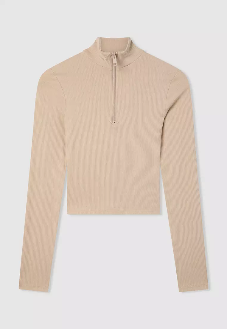 Woman Long-Sleeved T-Shirt
