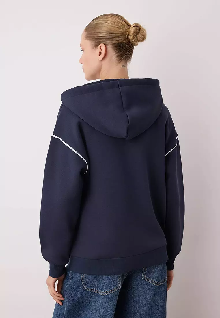 連帽及滾邊細節衛衣