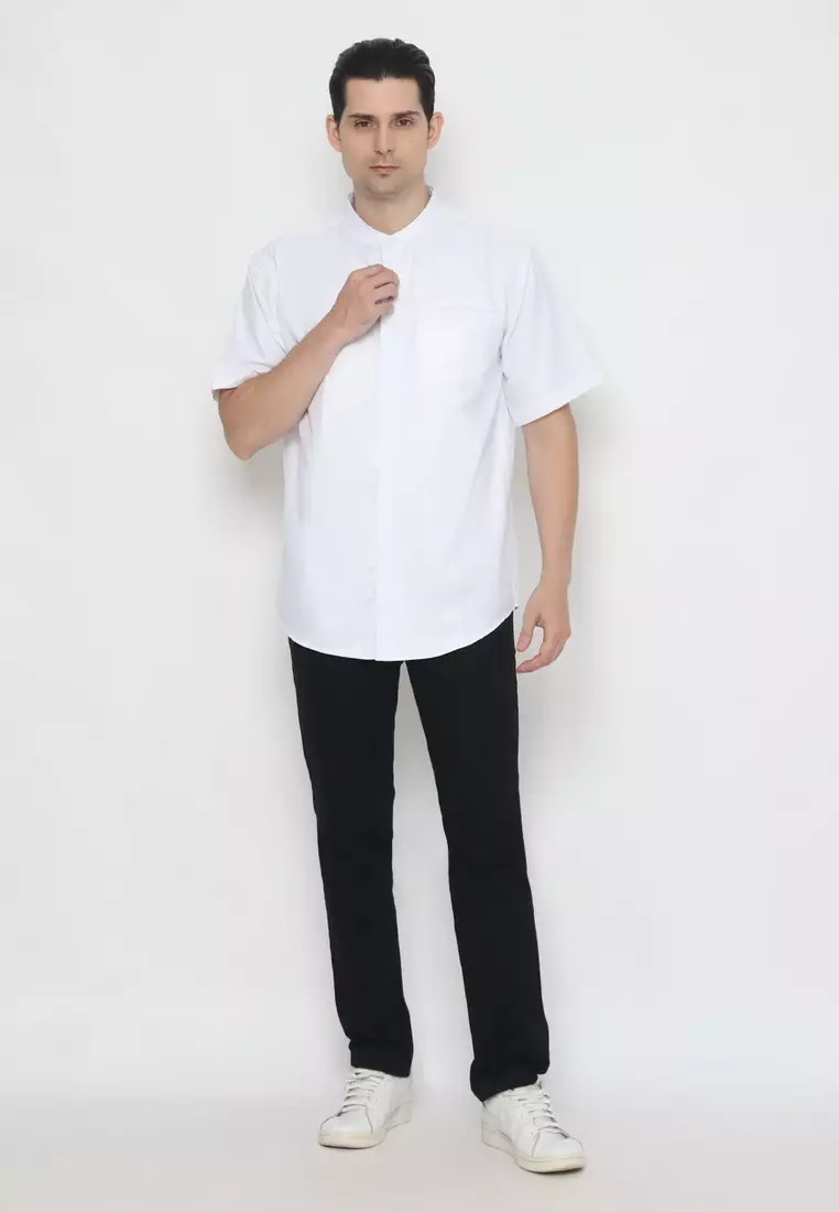 POLICE Kemeja Koko Border Printing Putih Regular Fit Pria