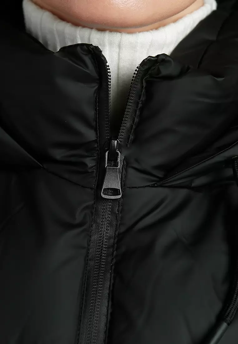 Hooded Sleeveless Vest Jumper in Black