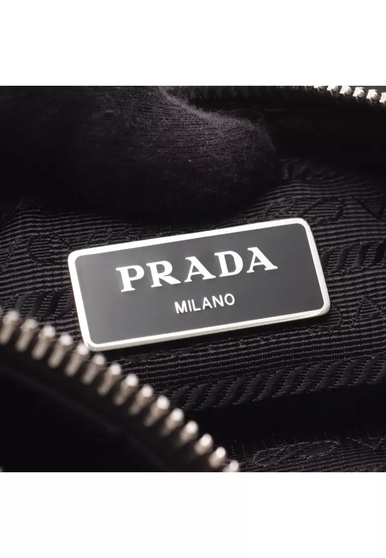 Pre-Loved Prada Re-Edition 2000 Shoulder bag Nylon Saffiano leather black