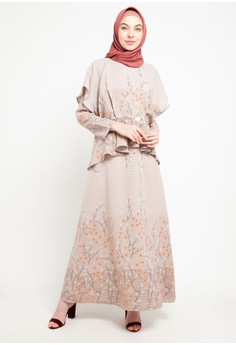 rose gold gaun pengantin hijab simple