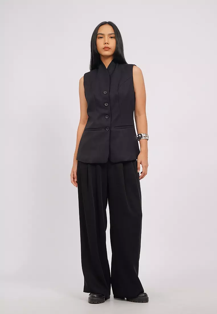 Standing Collar Slim Fit Vest