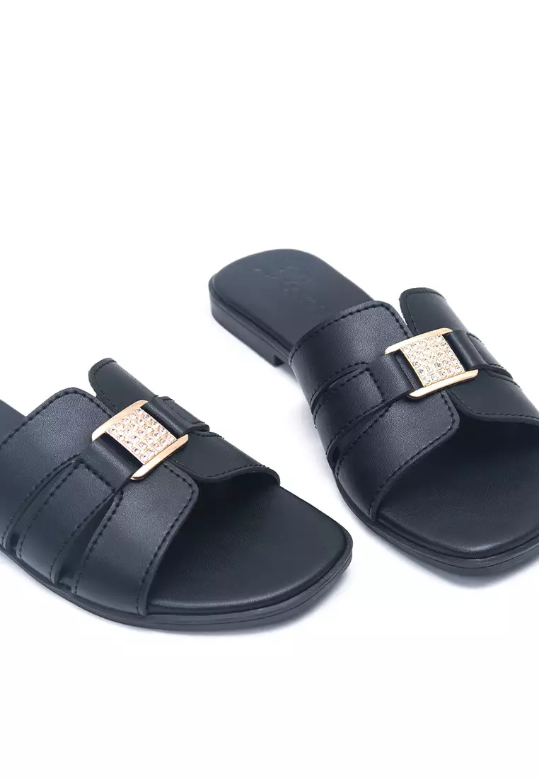Edelyn Flat Sandals in Black