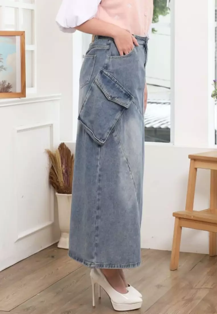 Ver Cargo Jeans Skirt in Light Blue
