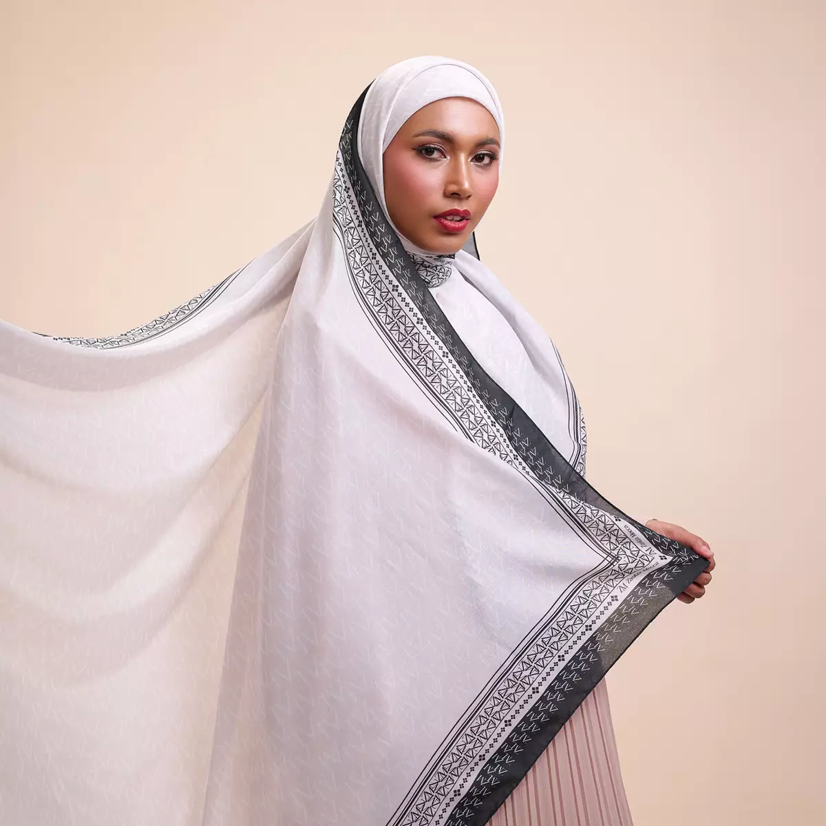 [INCLUDE HARD BOX ] ZM Zaskia Mecca - Jejak Ink Monogram Series Scarf Voal - Hijab Square Motif Kerudung Segi Empat