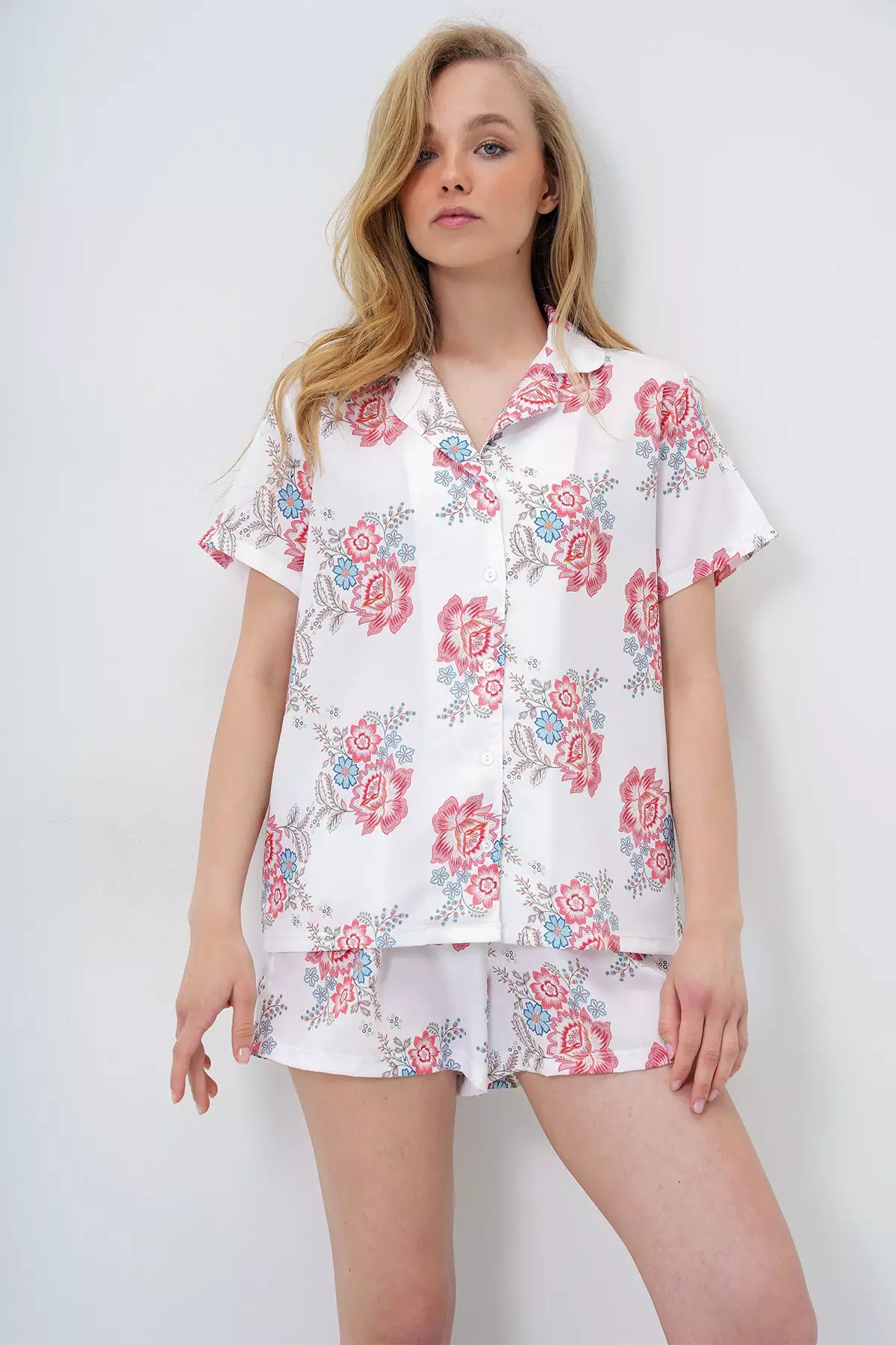 Women's Ecru Patterned Buttoned Front Woven Shirt And Shorts Pajama Set Pjm-X13890