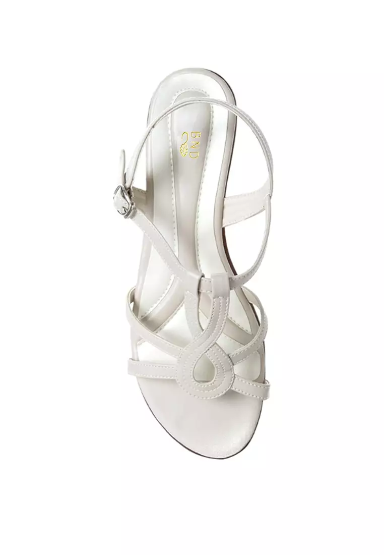 Bandolino hot sale white sandals