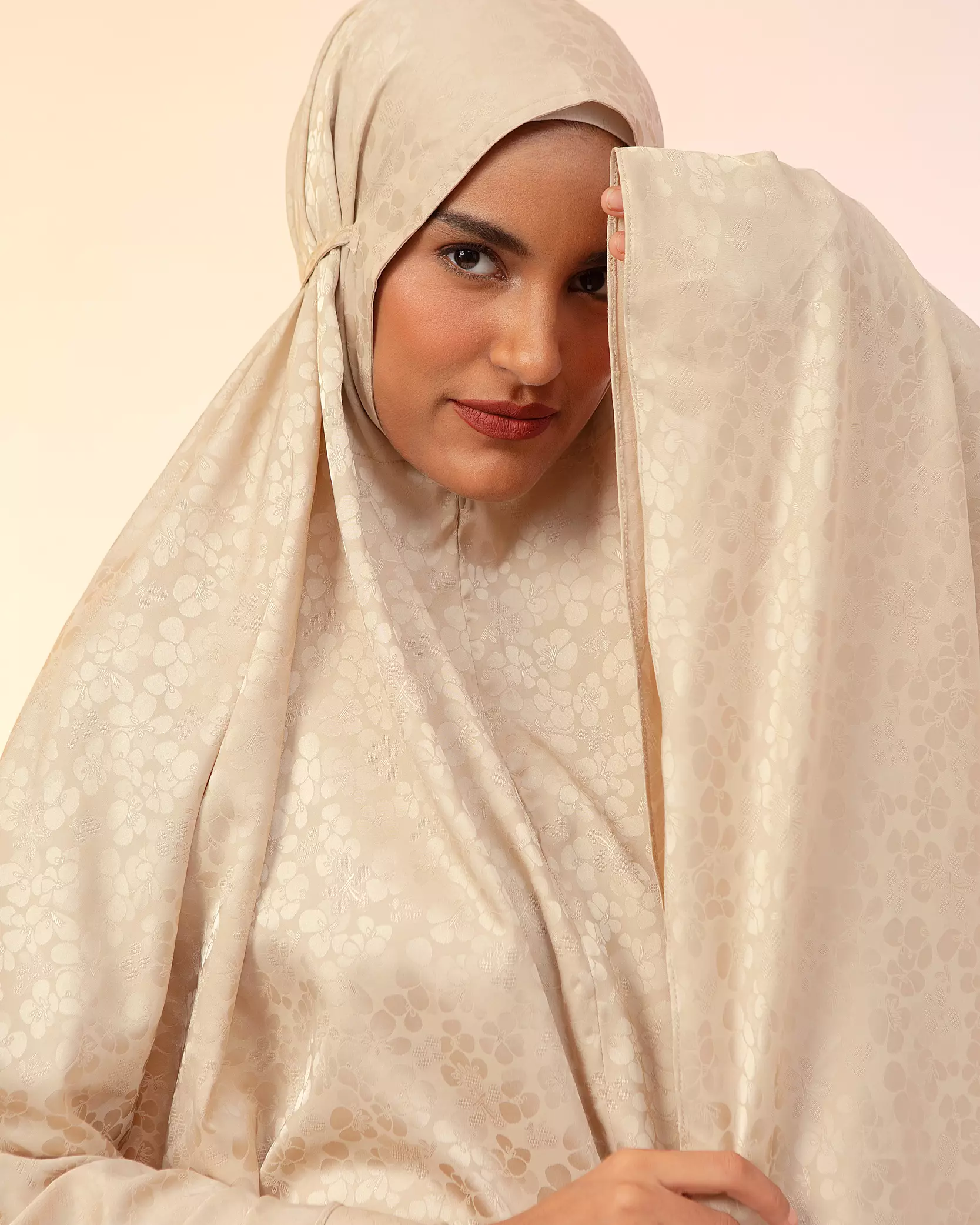 Najla Prayer Set Gold