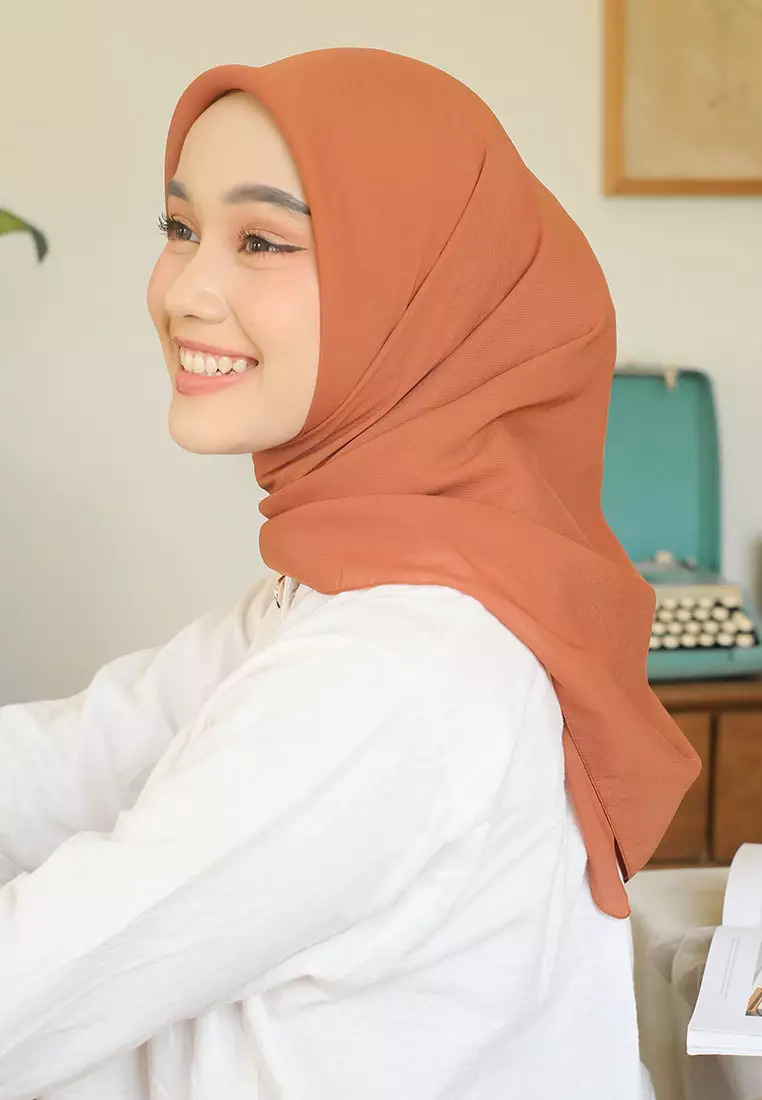 Polly Cotton (Hijab Segiempat Bella Square) Dark Terracotta