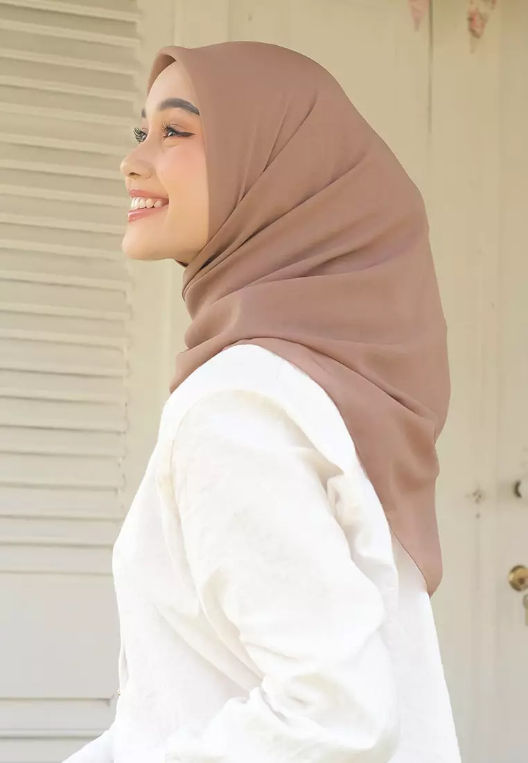 Polly Cotton (Hijab Segiempat Bella Square) Dark Choco