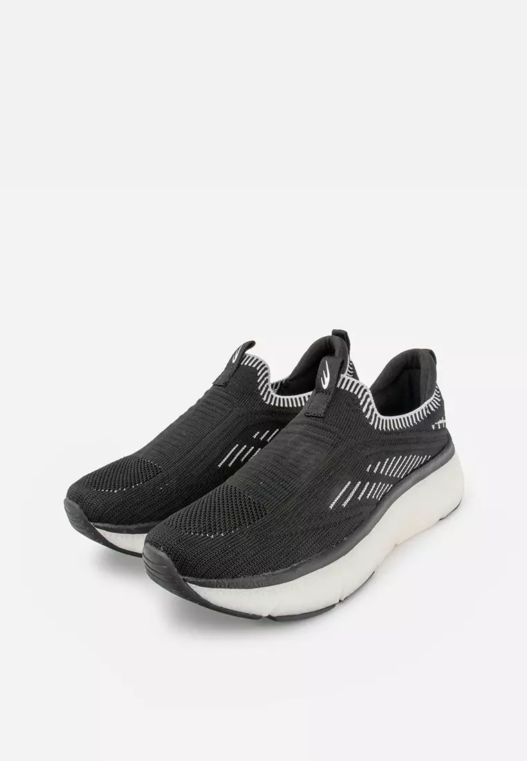 World balance all black shoes discount