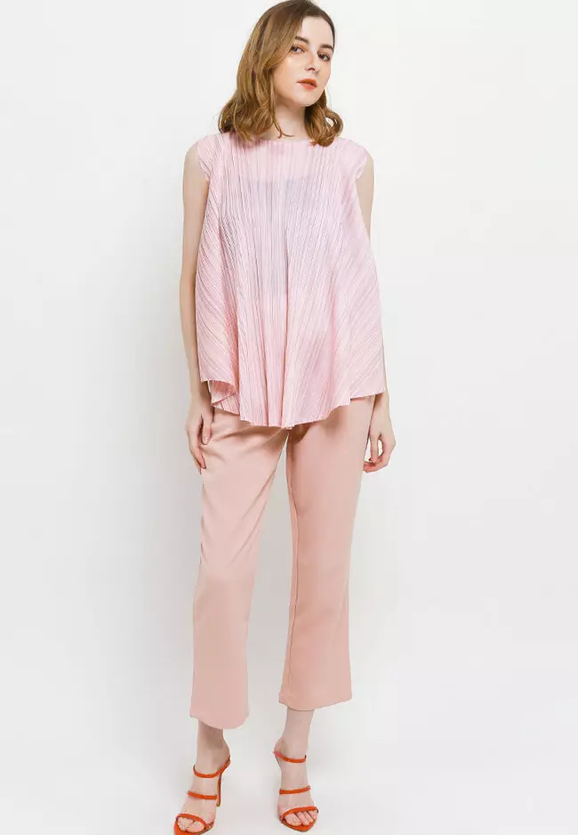 Multi Shade Sleeveless Pleated Top