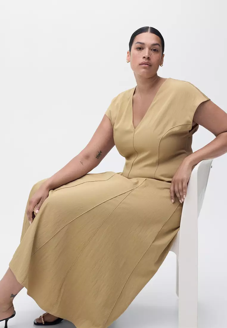 Midi-Dress with Stitching