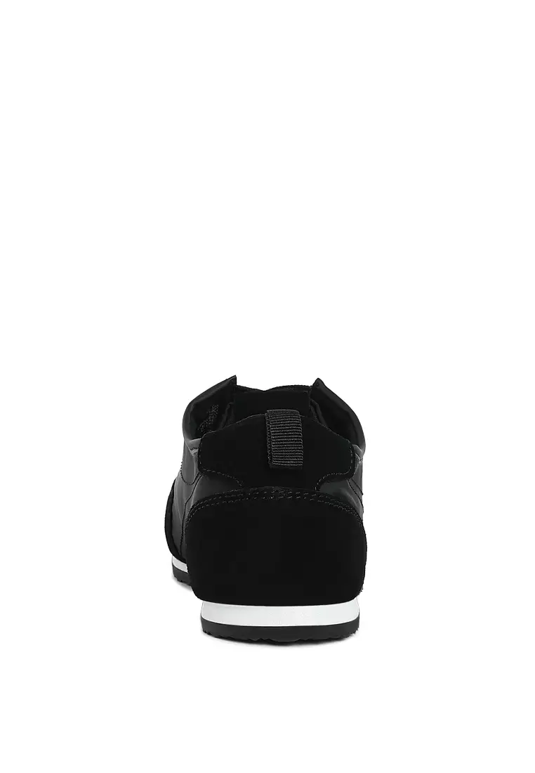 Sepatu Kets Suede Warna Hitam