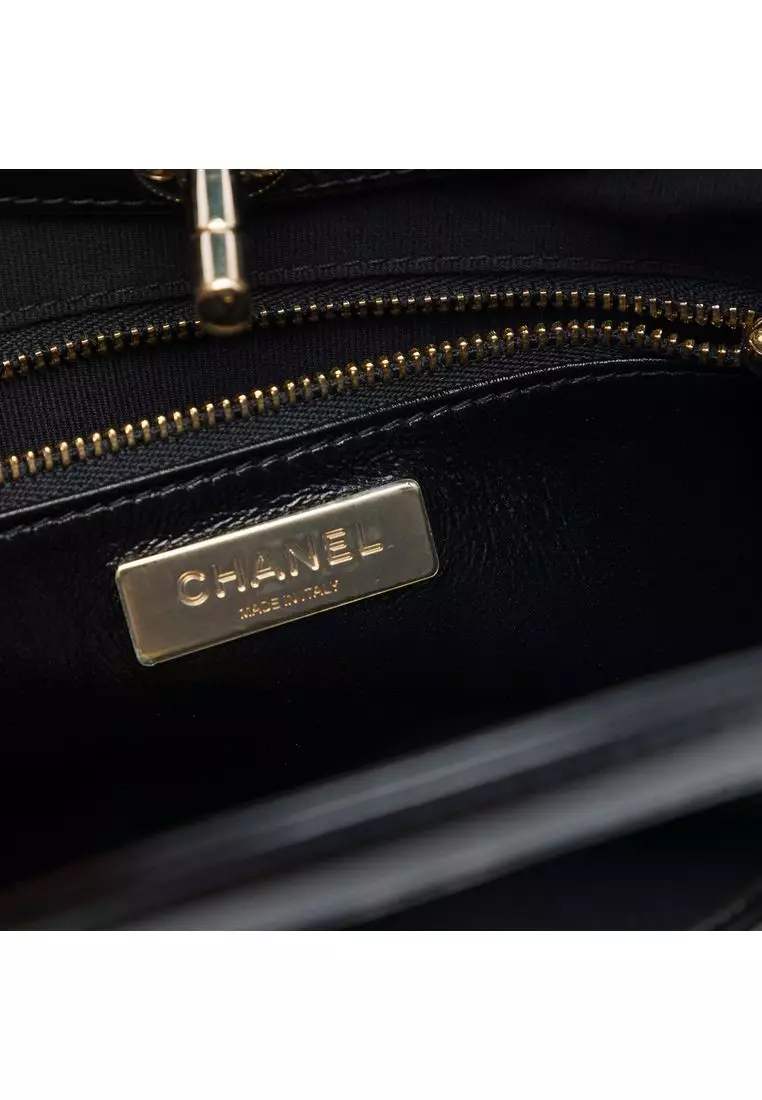 Pre-Loved Chanel Mini Bicolor Quilted Lambskin 31 Shopping Bag