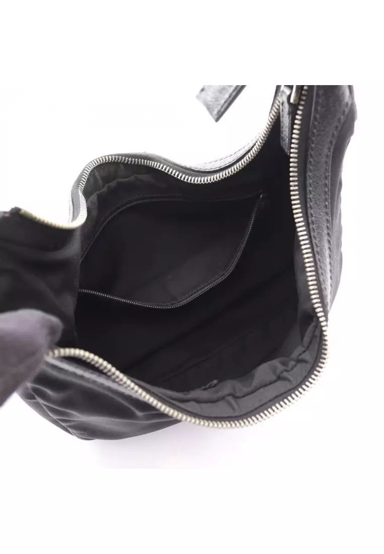 Pre-Loved Gucci one shoulder bag Nylon leather black