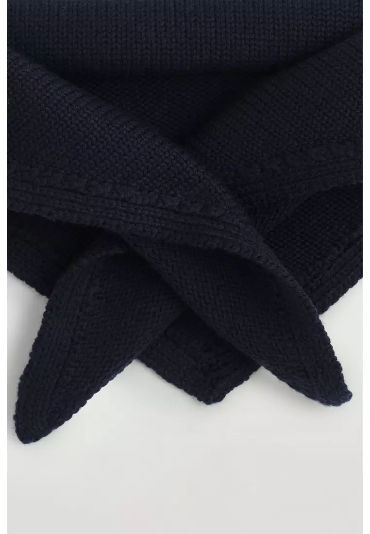 MERINO WOOL TRIANGLE SCARF