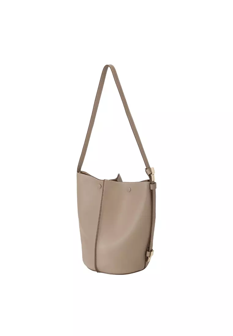 ORUKAMI Flat Hook Convertible Bucket Tote - Toffee