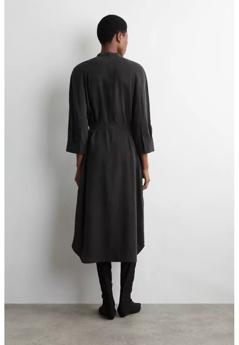 BELTED COLLARLESS MIDI SHIRT DRESS