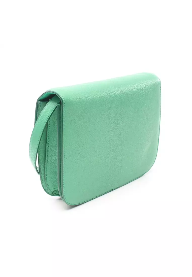Pre loved CELINE classic box Medium Shoulder bag leather Light green