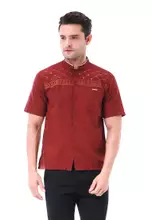 Merah Maroon