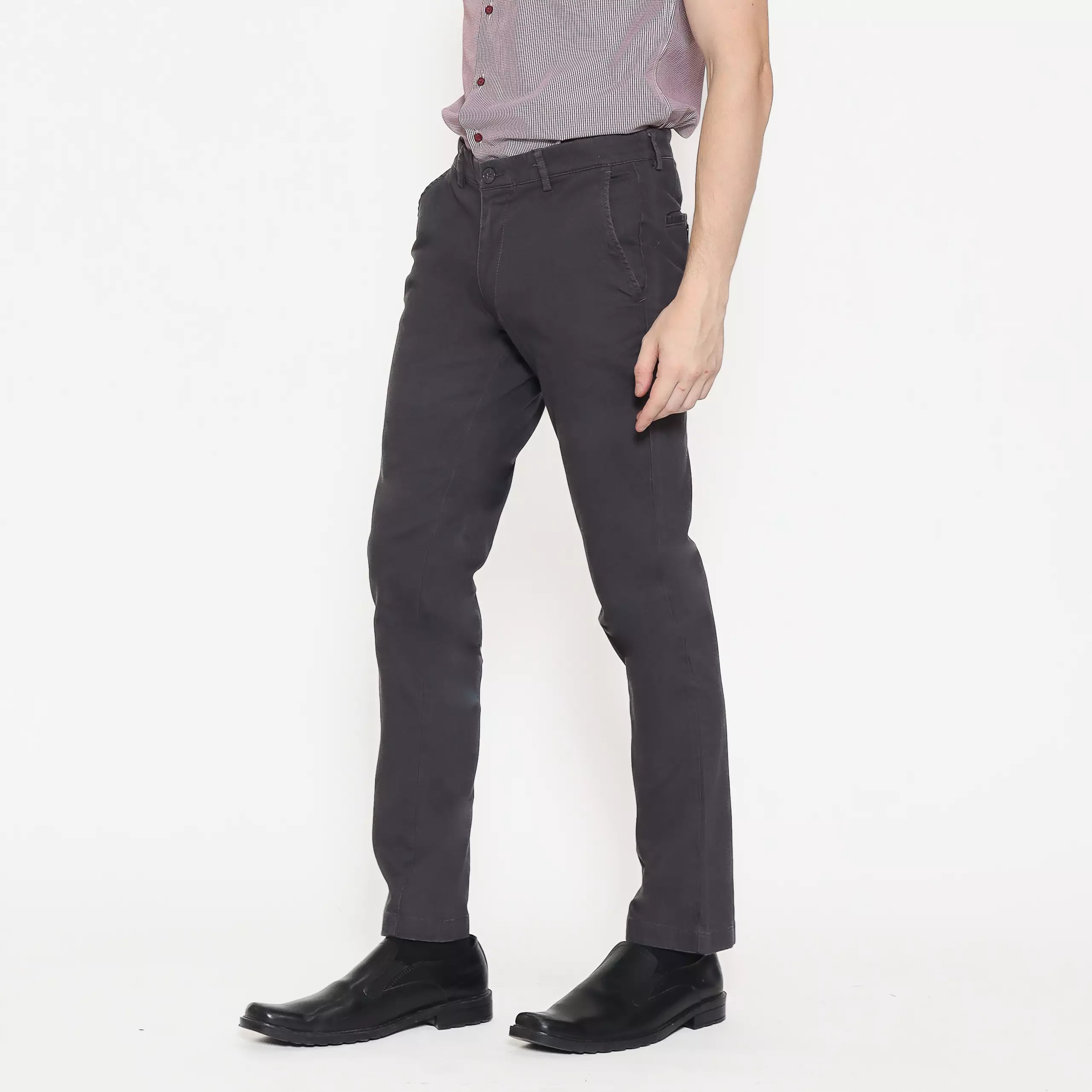 Schoeller Celana Chinos Pria Slim Fit warna Abu Tua – S.1-CCSF.-G101-CTS-SF