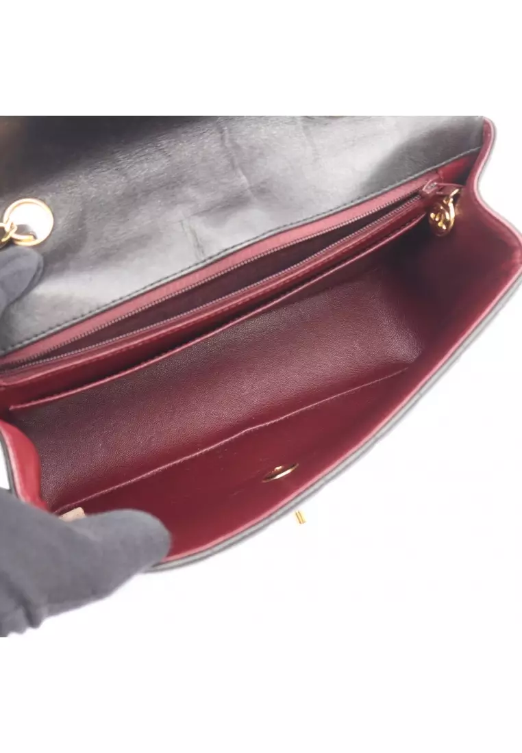 Pre-Loved Chanel V-stitch Chevron chain shoulder bag W chain shoulder bag lambskin black gold hardware