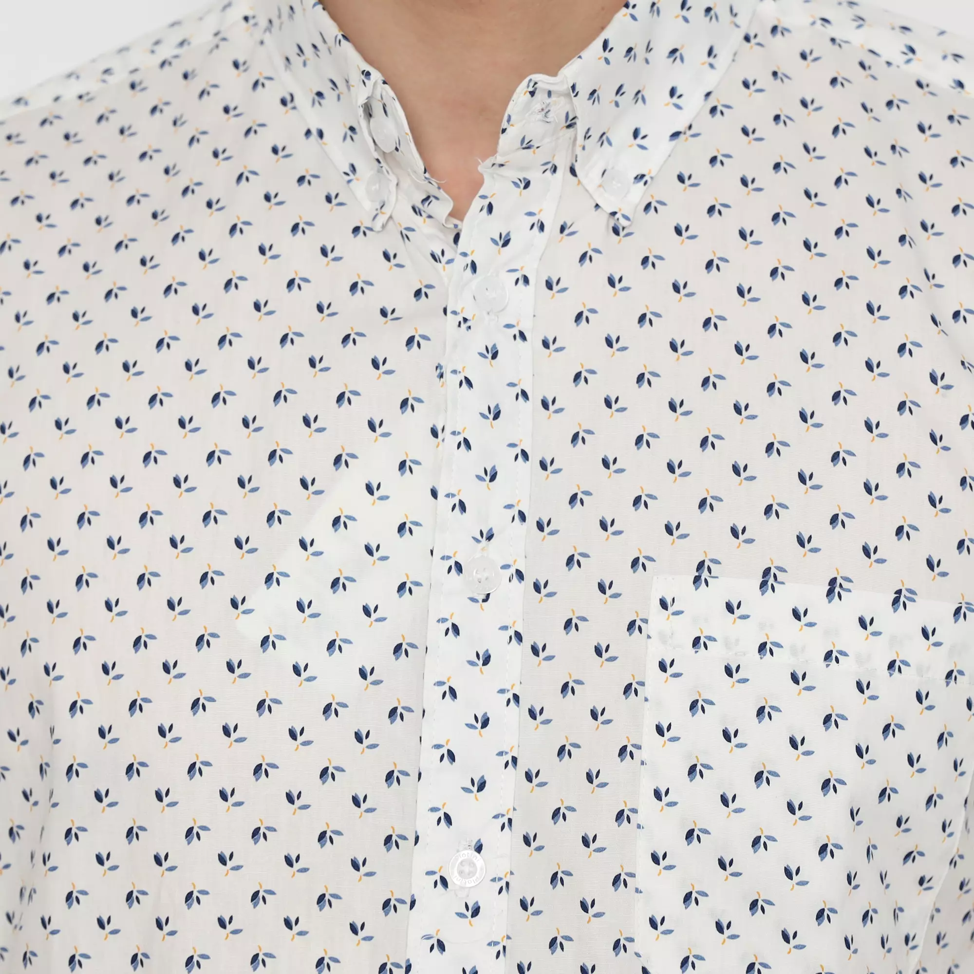 (LAST CALL) Platini Kemeja Motif Pria Lengan Pendek Katun Putih 132234