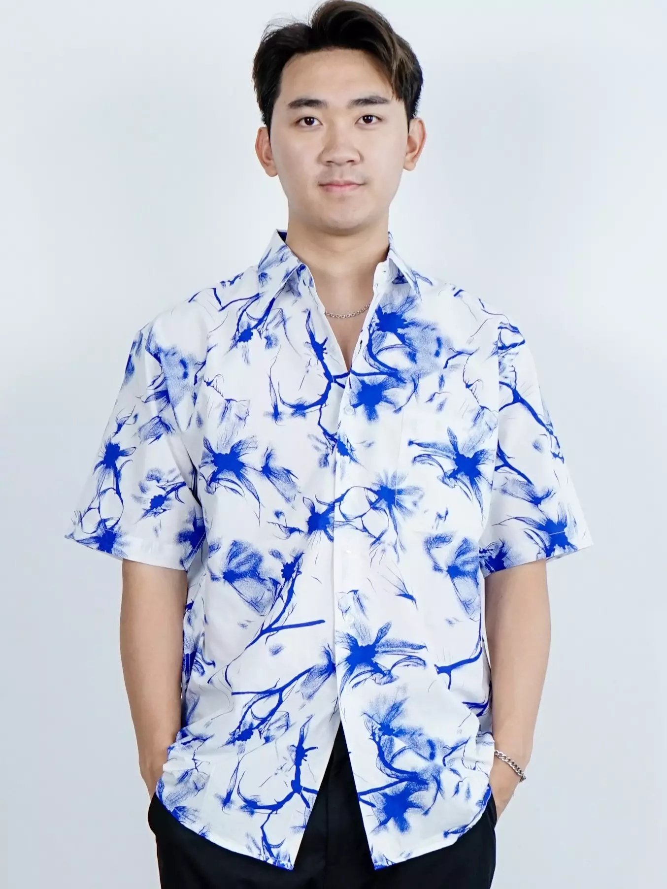 Andre Michel Kemeja Lengan Pendek Putih Motif Biru 16615