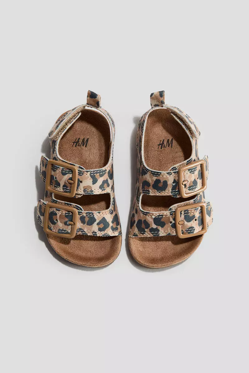 Buckle sandals