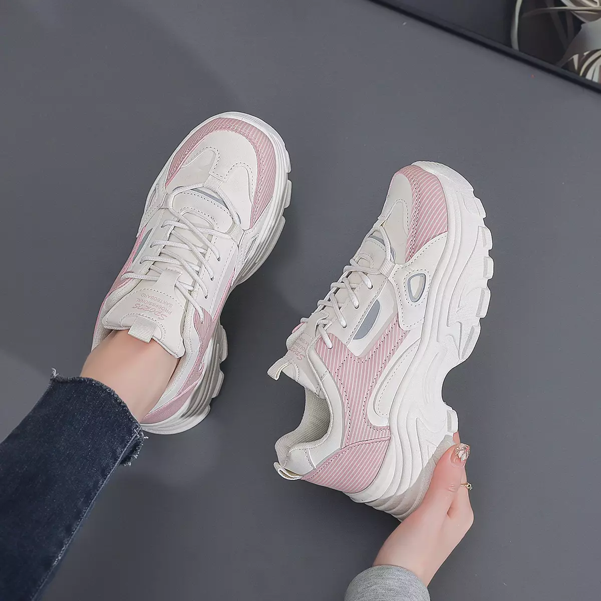 LURAD Sneakers Wanita Modis Fashion Kampus Trendy Sepatu Cewek SM23