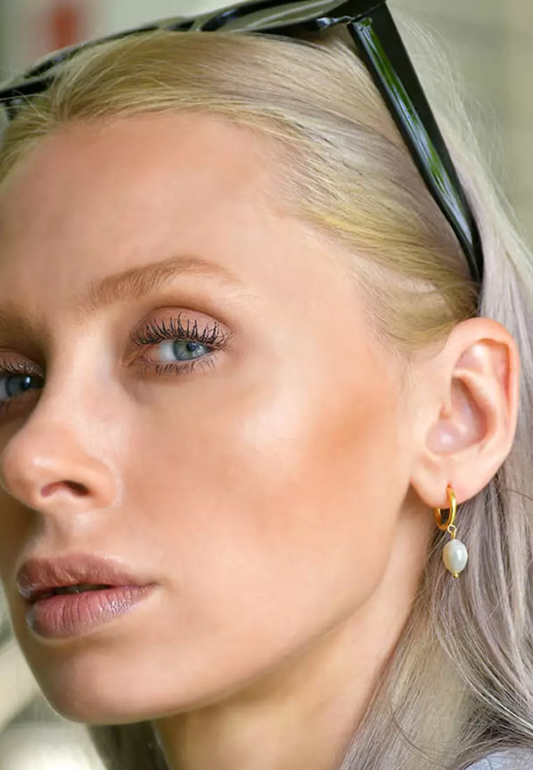 Queen hoop earrings online