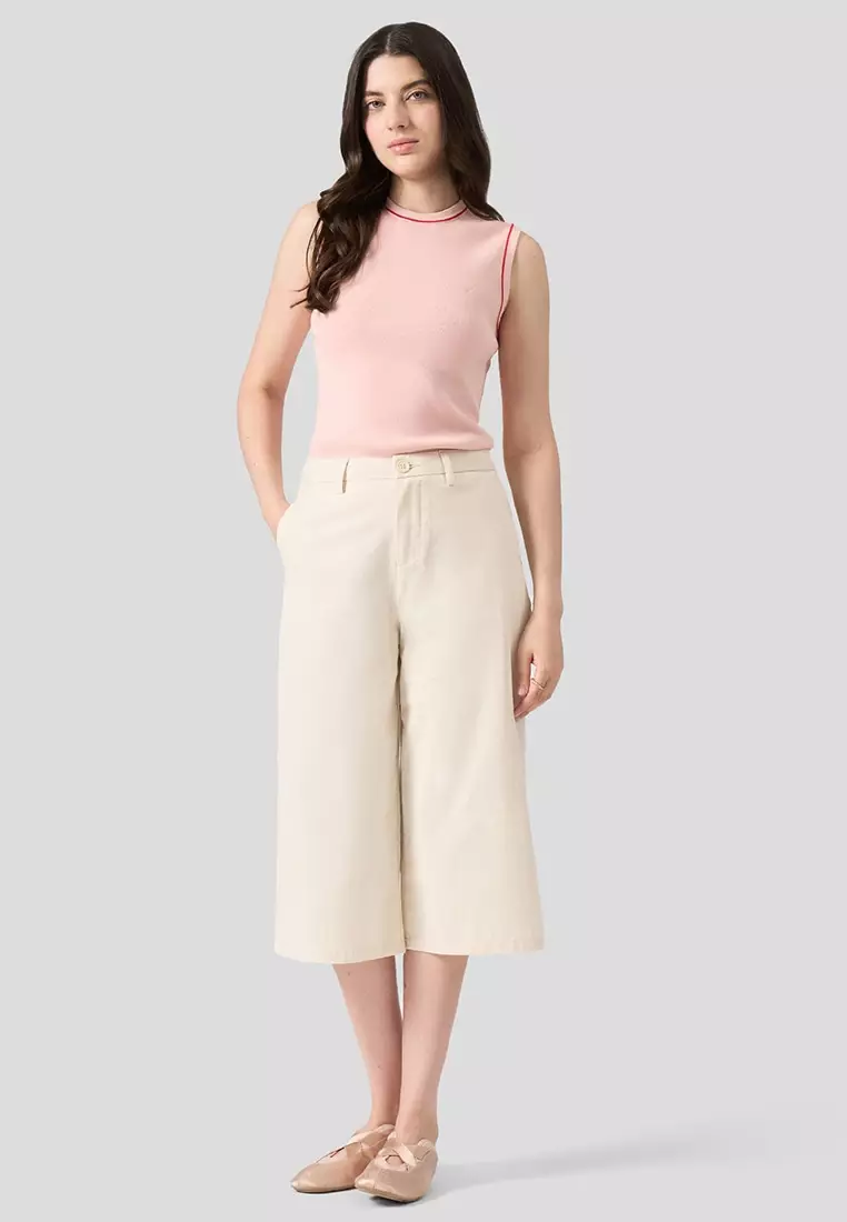 Sleeveless Knit Top With Tipping Detail