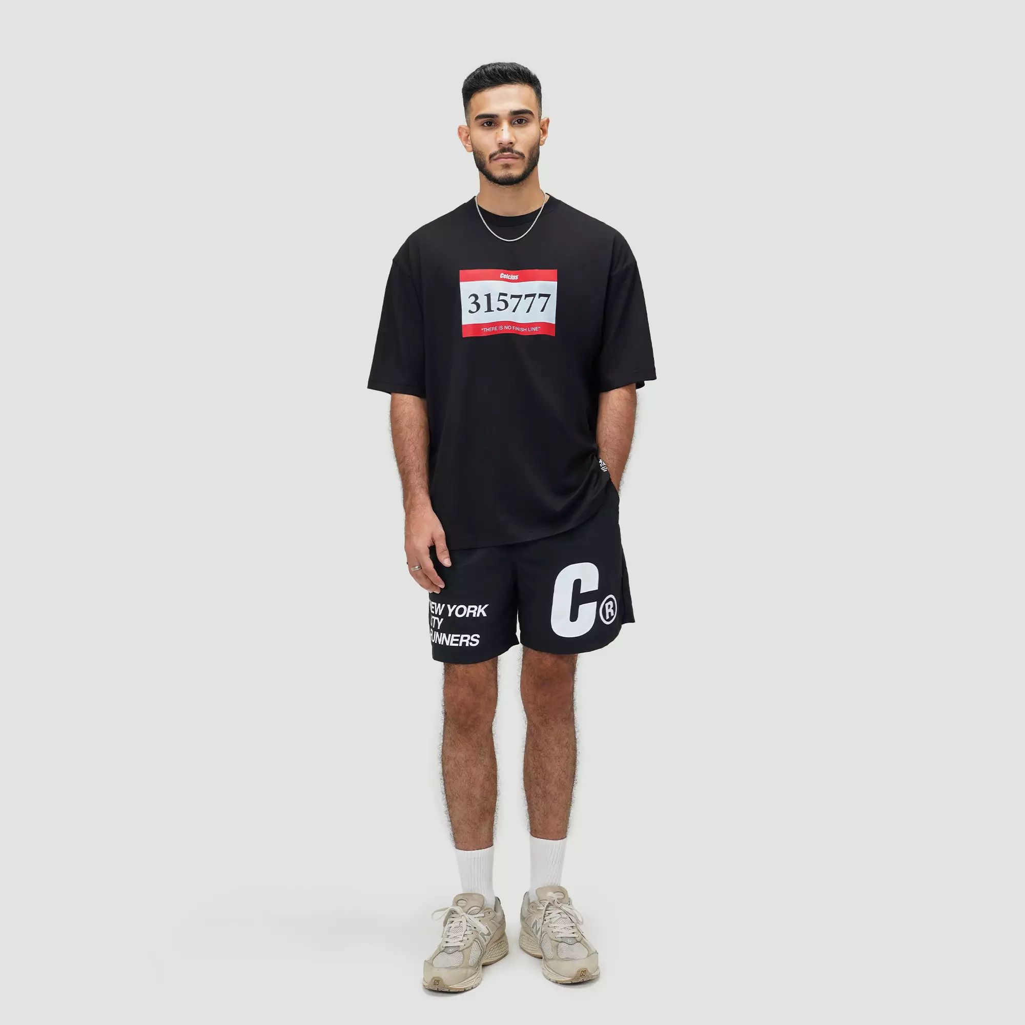 CELCIUS Runner Sticker Graphic T-shirt LIN001523C Hitam
