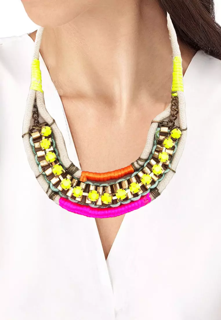 Aksesoris Wanita Neon Embellished Diamante Necklace Kalung Wanita Beige & Multi
