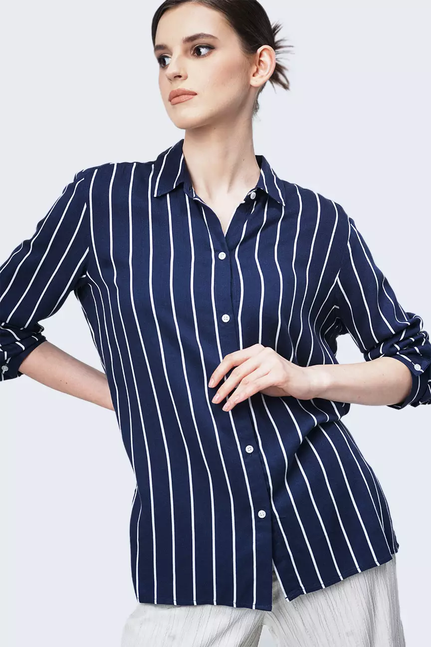 Kemeja Wanita Gillian Navy White