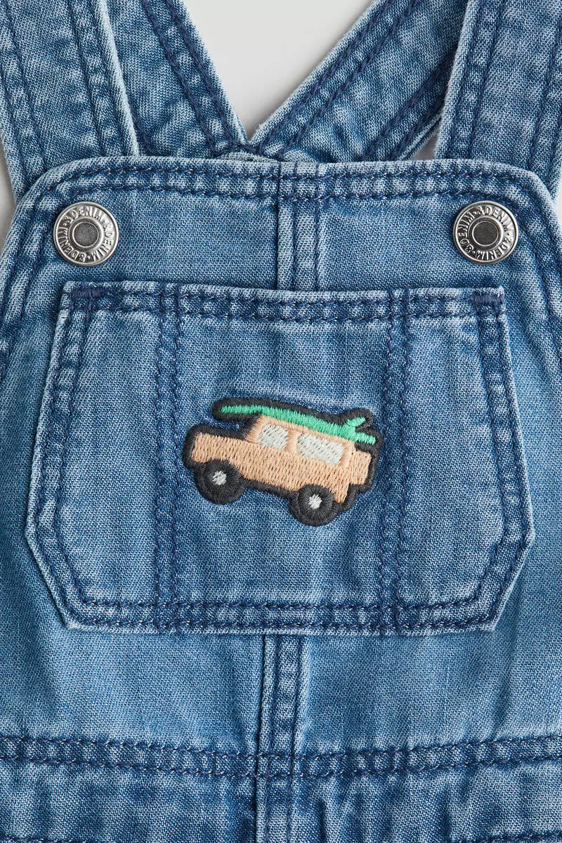 Embroidery-detail denim dungaree shorts