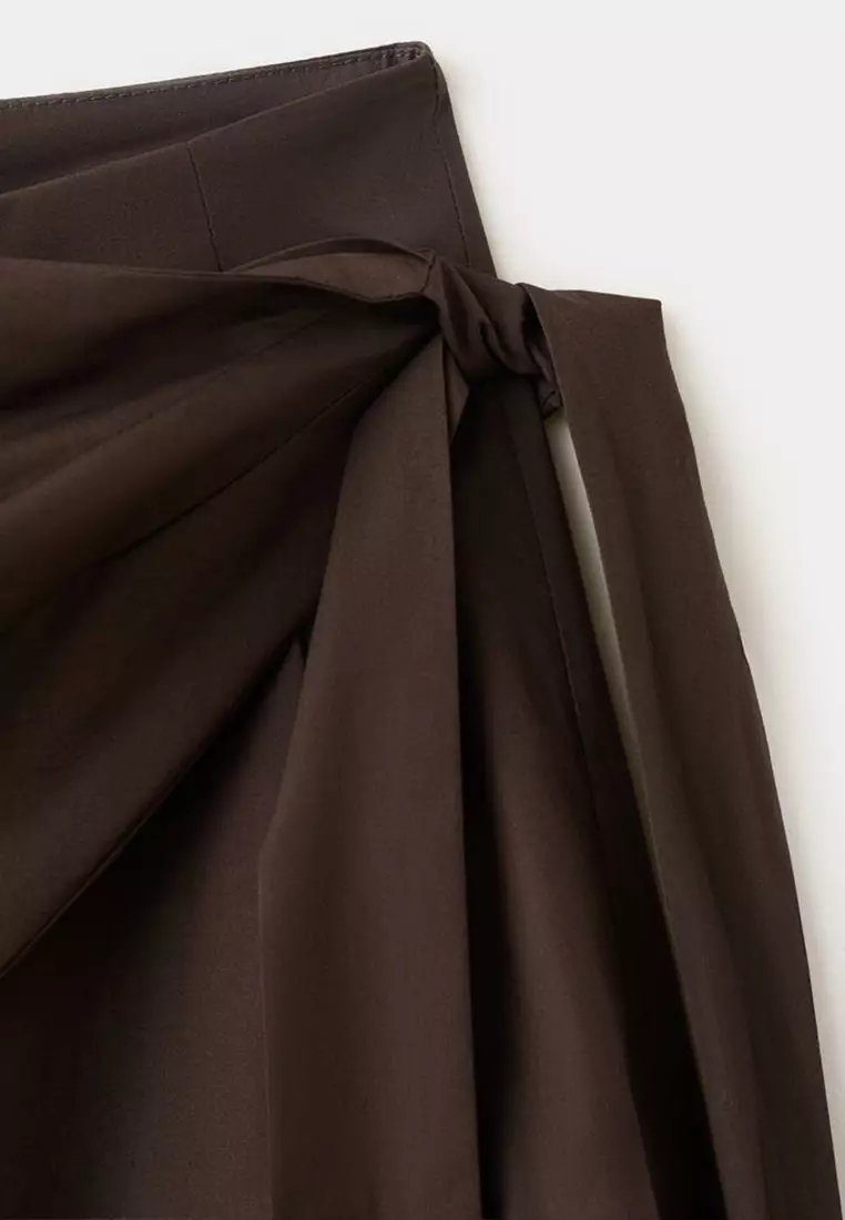 Straight-Leg Trousers with Detachable Scarf