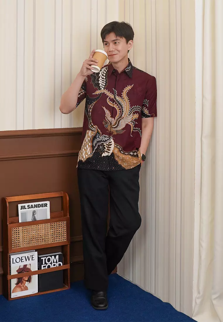 Enzy Batik Essential Kemeja Batik Pria Lengan Pendek Adinata - Burgundy