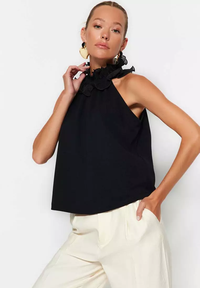 Collar Detailed Knit Top