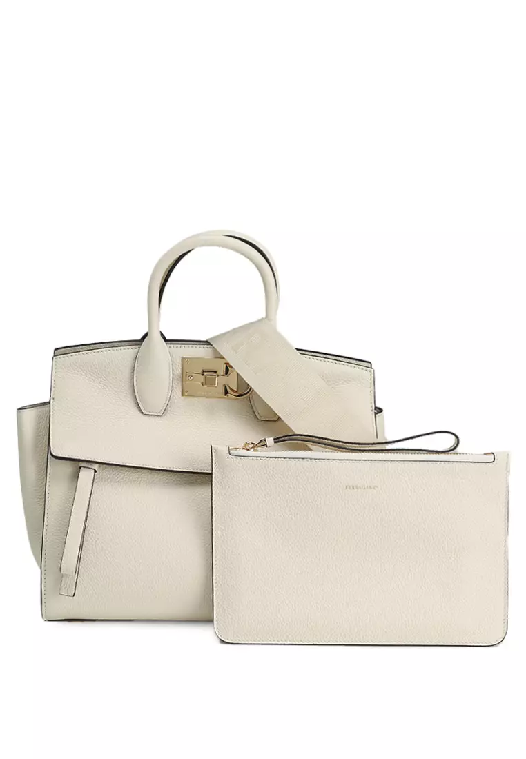 サルヴァトーレフェラガモSTUDIO SOFT S