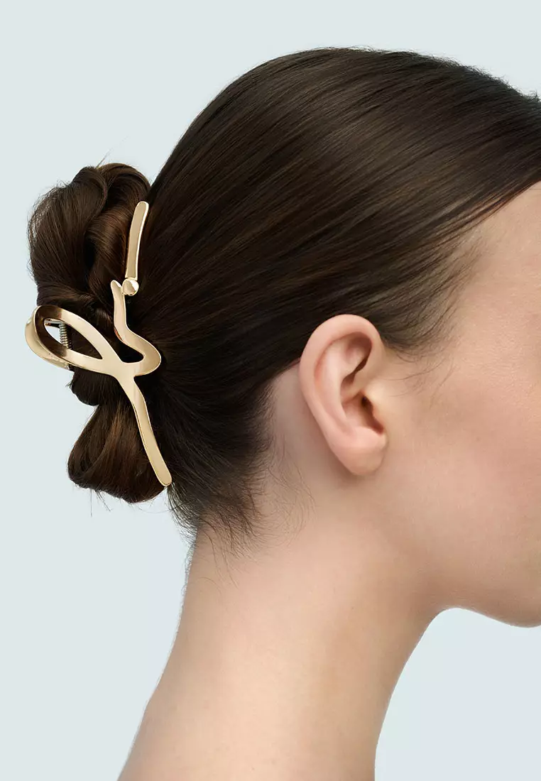 B Logo Claw Hair Clip
