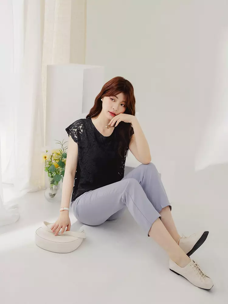 Romantic lace short-sleeve blouse [AB19468]