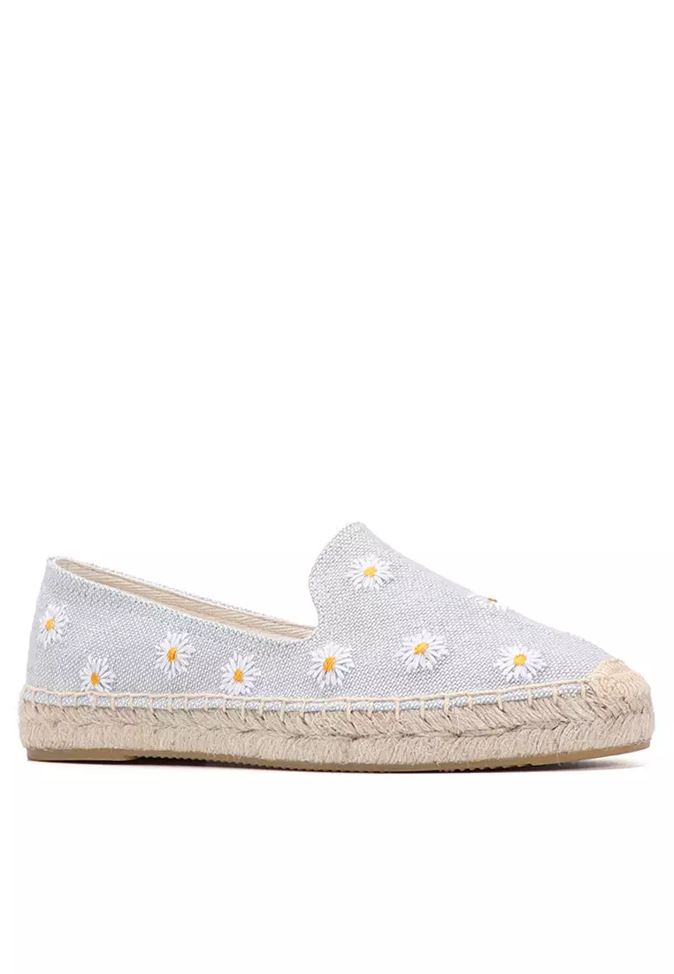 Discount on Twenty Eight Shoes  shoes - SKU: Platform Embroidery Canvas Espadrilles Hb011